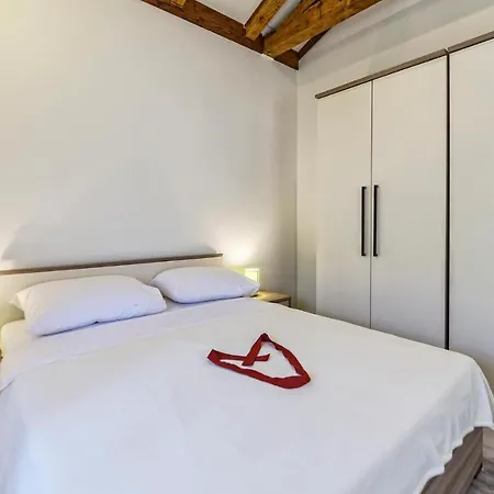 Apartament Gorgeous In With Wifi Kršan